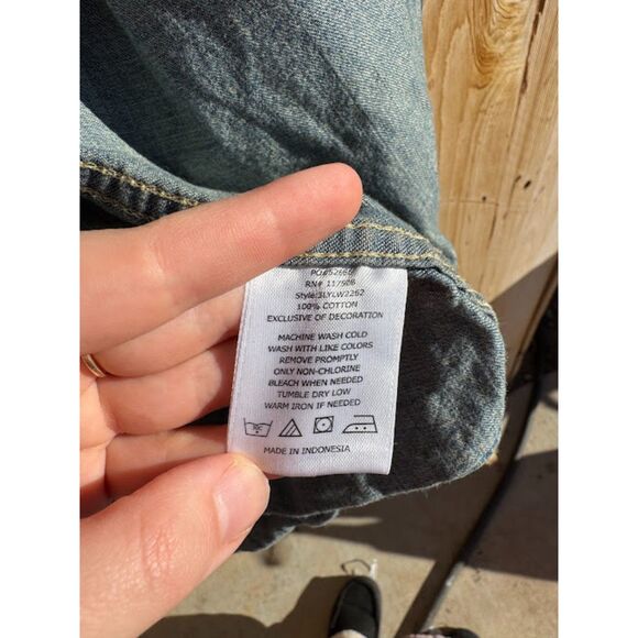 Levi's Standard Fit Bundle of 2 Blue Black Denim Snap Button Up Casual Shirts L - Picture 2 of 7